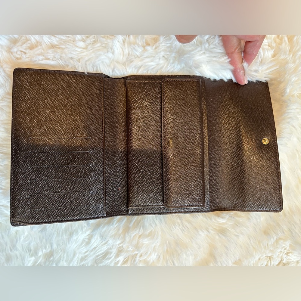 LV Wallet - Picture 2 of 10